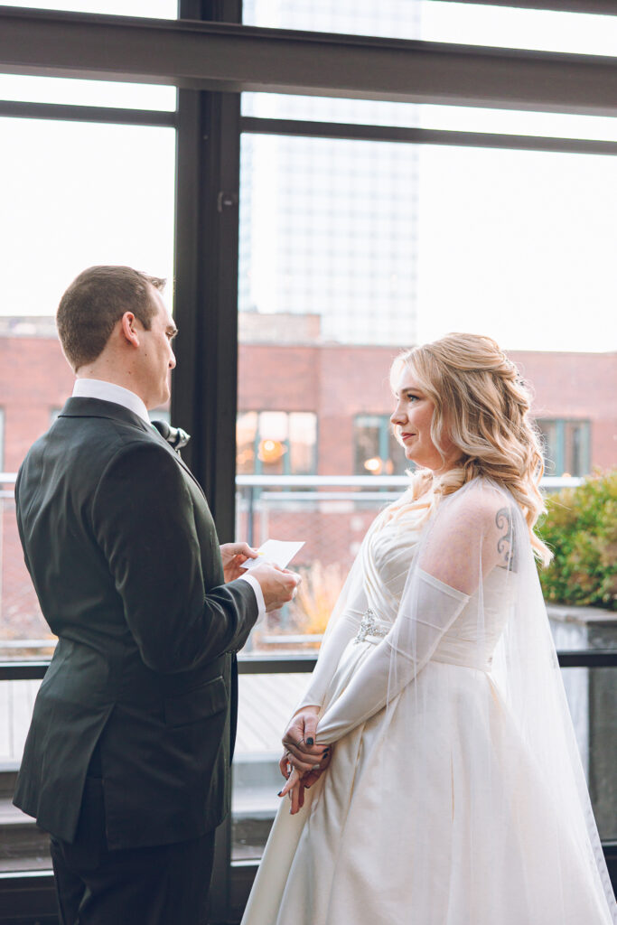 A couple's wedding at Morgan's on Fulton in Fulton Market, Chicago