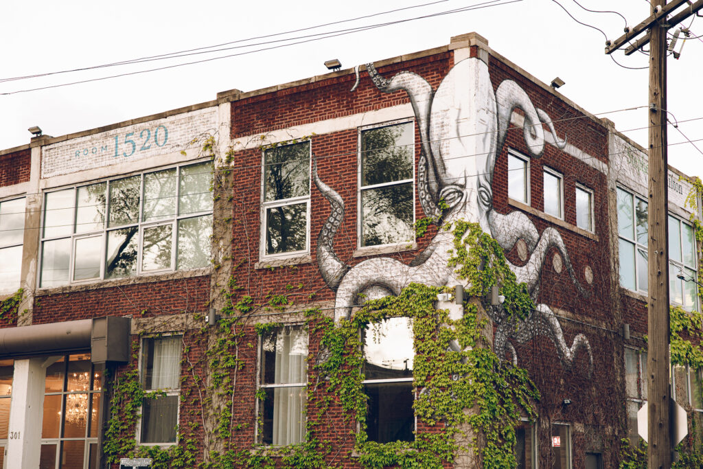 A spring wedding at Room 1520 in the West Loop of Chicago