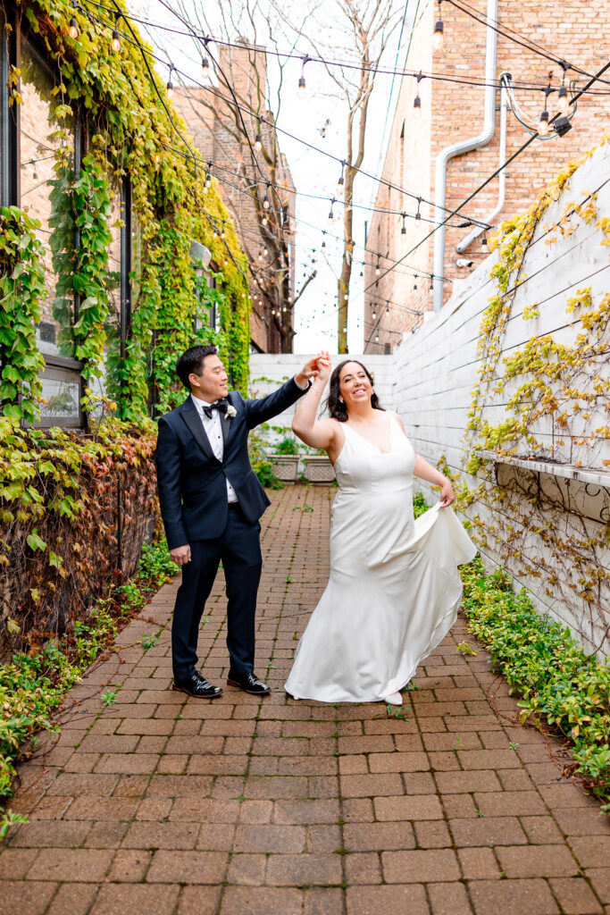 A spring wedding at Room 1520 in the West Loop of Chicago