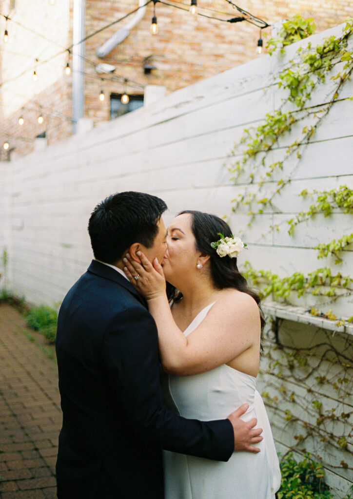 A spring wedding at Room 1520 in the West Loop of Chicago