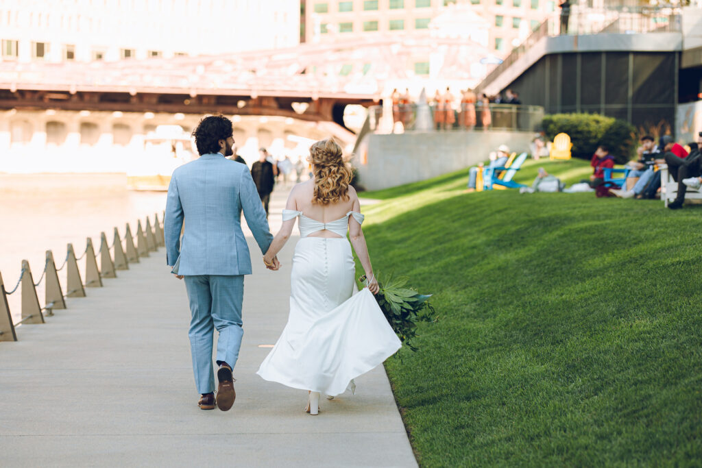A couple gets married at Porter Kitchen and Deck on the Chicago River.